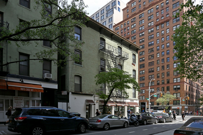 1374 Third Ave in New York, NY - Foto de edificio - Building Photo