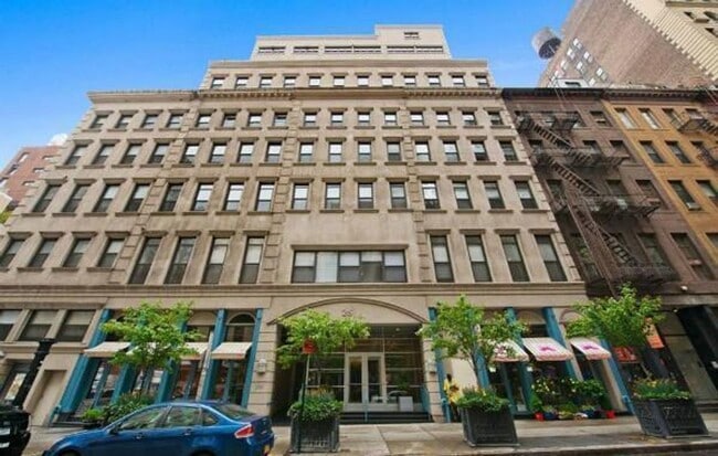 property at 25 Murray St