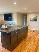 305 Rosewood St in Woodland, WA - Foto de edificio - Building Photo