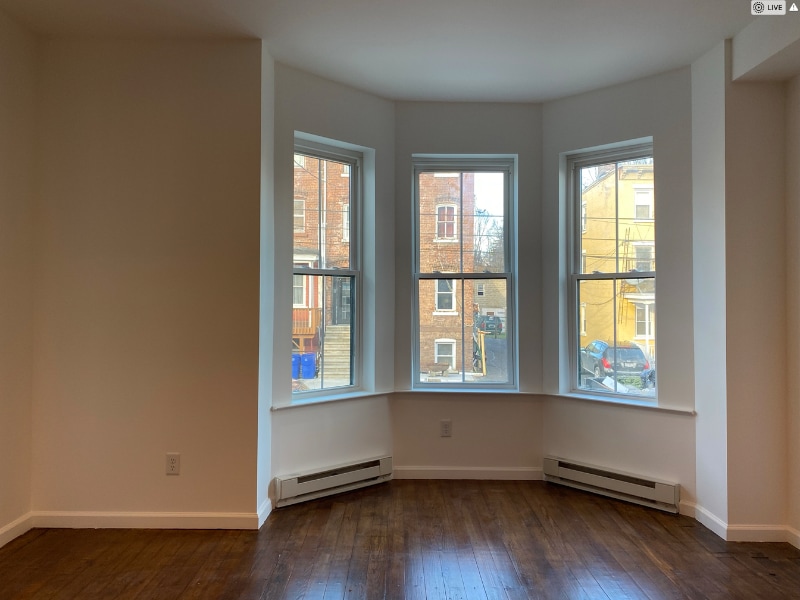 249 1st St in Newburgh, NY - Building Photo