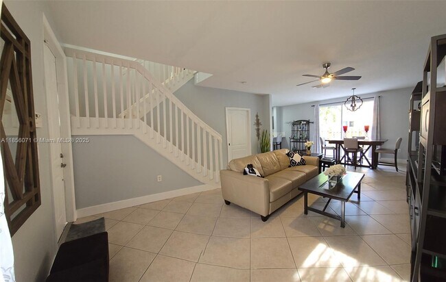 953 NW 135th Ave in Pembroke Pines, FL - Building Photo - Building Photo