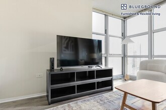 180 N Jefferson St in Chicago, IL - Building Photo - Building Photo