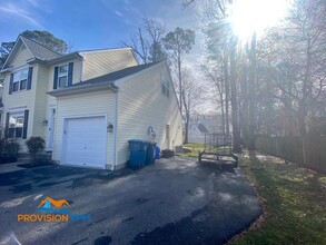 106 Hanson Ct in Chester, MD - Building Photo - Building Photo