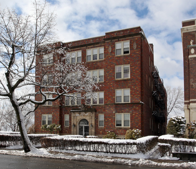 34 Main St in Malden, MA - Foto de edificio - Building Photo