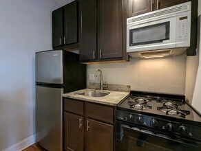 4616 N Paulina St, Unit #4614-311 in Chicago, IL - Foto de edificio - Building Photo