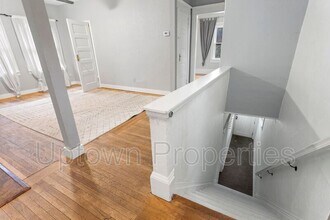 2424 SE Yamhill St in Portland, OR - Building Photo - Building Photo