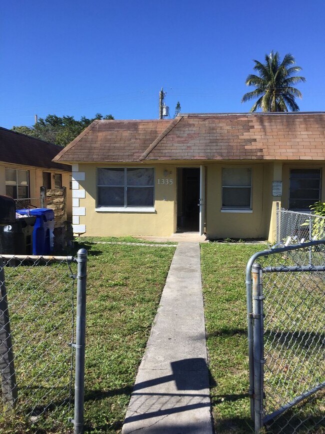 1335 NW 8th Ave in Fort Lauderdale, FL - Building Photo - Building Photo