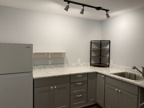 173 Merrill Rd in Candia, NH - Building Photo - Building Photo