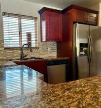6235 SW Kendale Lakes Cir in Miami, FL - Building Photo - Building Photo