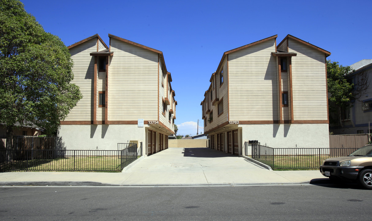 13754-13762 Cherry St in Westminster, CA - Foto de edificio