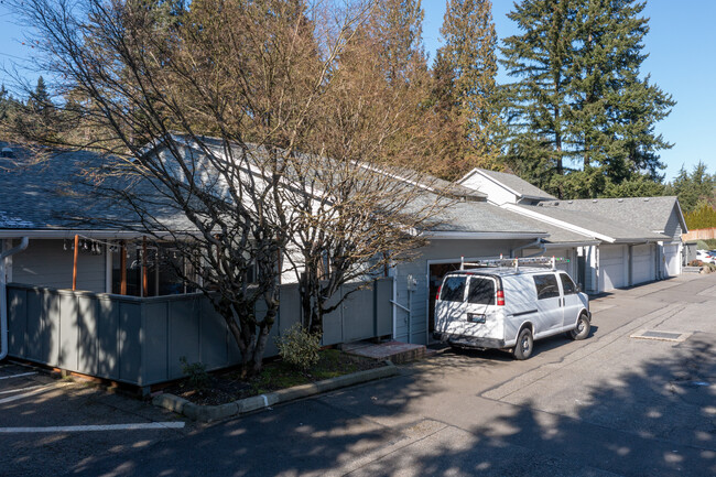 Innisglen in Bellevue, WA - Building Photo - Building Photo