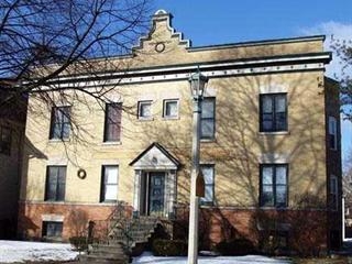 3 Bedroom in the Heart of Oak Park! in Oak Park, IL - Building Photo