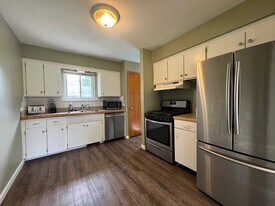 2747 Culbertson Ave in Rochester Hills, MI - Building Photo