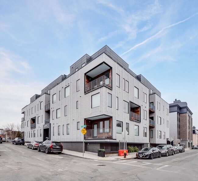 2 W 6th St in Boston, MA - Building Photo - Building Photo