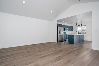 124 W View Dr in Kalispell, MT - Building Photo - Building Photo