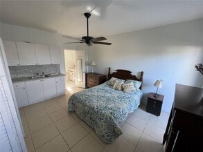 1405 SW 97th Ave in Miami, FL - Building Photo - Building Photo