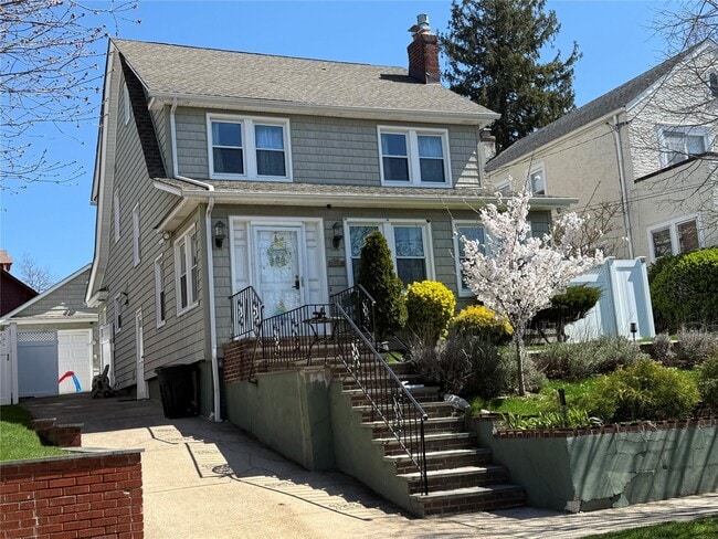 property at 41-25-41248 248th St