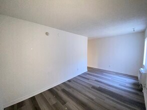 943 Elden Ave, Unit 104 in Los Angeles, CA - Building Photo - Building Photo