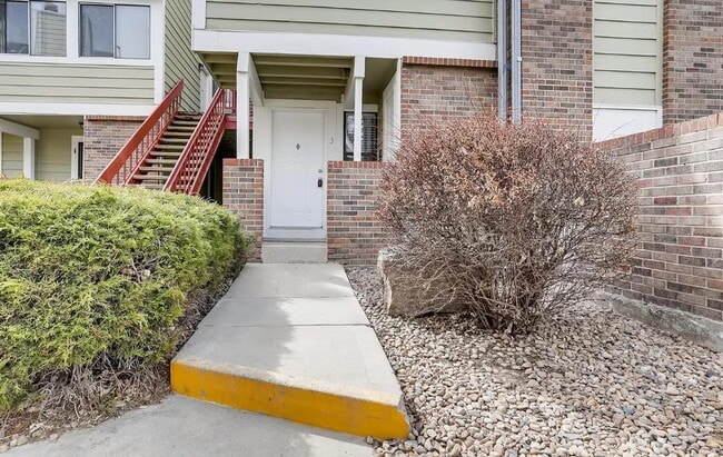 932 S Dearborn Way in Aurora, CO - Building Photo - Building Photo