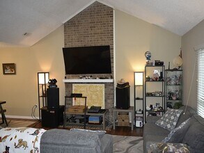 2321 Oldenburg Dr in Charlotte, NC - Building Photo - Building Photo