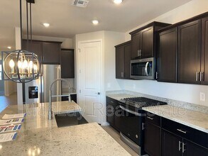 6831 W Samantha Wy in Phoenix, AZ - Building Photo - Building Photo