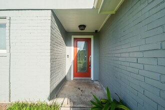 10422 Gulfstream Ln in Sugar Land, TX - Building Photo - Building Photo