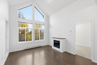 15388-15101 101 Ave in Surrey, BC - Building Photo - Building Photo