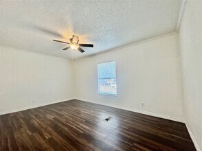 1007 Spooner St in Pasadena, TX - Building Photo - Building Photo