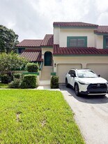 12 Lexington Ln E, Unit c in Palm Beach Gardens, FL - Building Photo