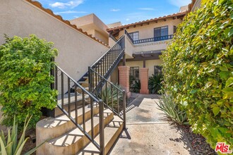 2345 Cherokee Way in Palm Springs, CA - Building Photo - Building Photo