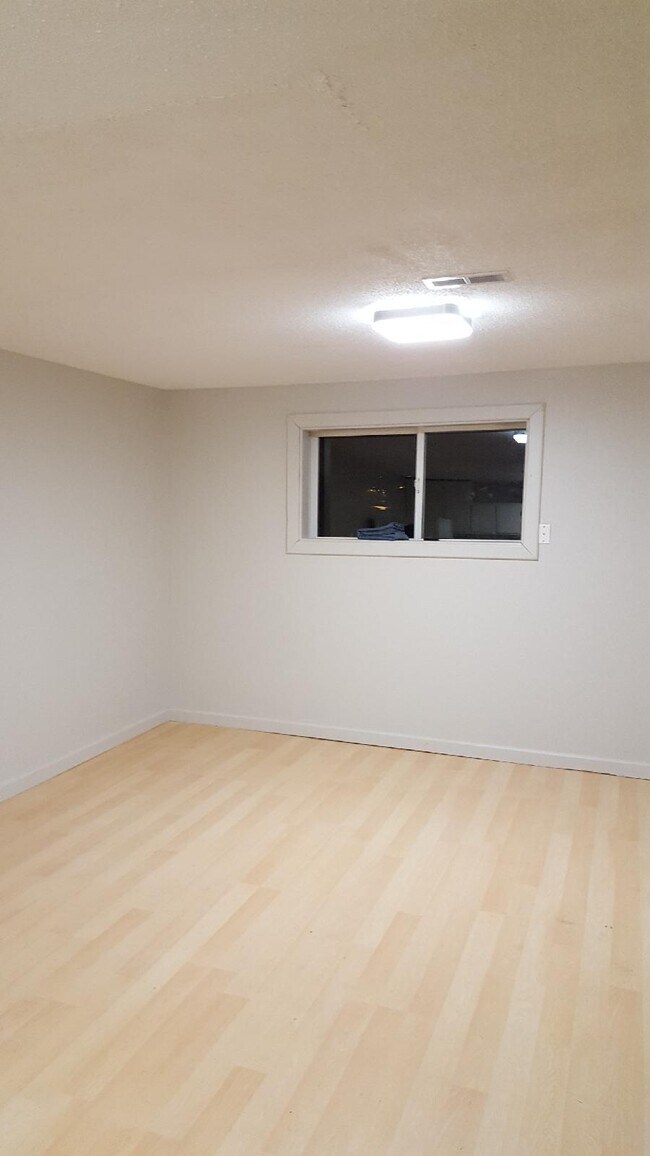 1857 Juniper St in Prince George, BC - Building Photo - Building Photo
