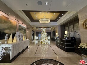 10520 Wilshire Blvd in Los Angeles, CA - Building Photo - Building Photo