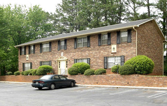 3665 Chestnut Dr in Atlanta, GA - Building Photo - Building Photo