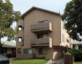 766 Gardenia Ave in Long Beach, CA - Building Photo