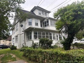 1481 W Broad St in Stratford, CT - Building Photo