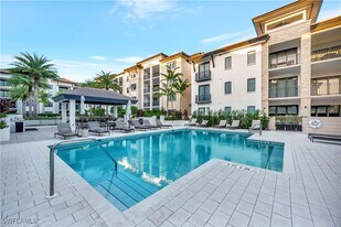 1135 3rd Ave S in Naples, FL - Building Photo