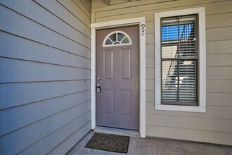 17401 Red Oak Dr in Houston, TX - Foto de edificio - Building Photo