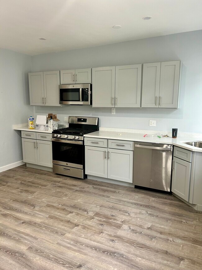 86 Avon St in Somerville, MA - Building Photo - Building Photo