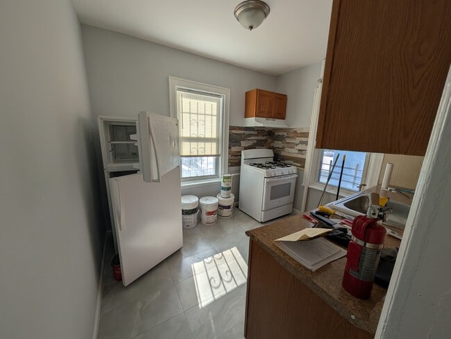 10648 Ruscoe St, Unit #2 in Jamaica, NY - Building Photo - Building Photo