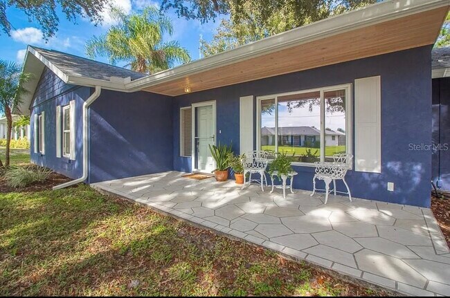 1953 Rolling Green Cir in Sarasota, FL - Building Photo - Building Photo