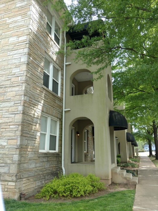 801 E North St, Unit 12 in Greenville, SC - Building Photo