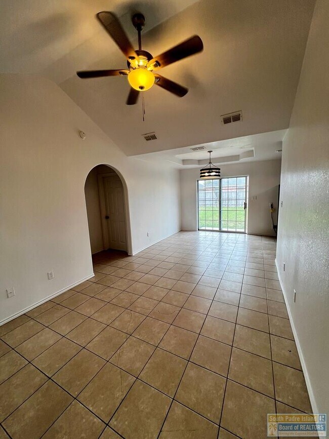 2656 Malta St in Brownsville, TX - Foto de edificio - Building Photo