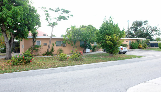 400 SE 11th Ct in Fort Lauderdale, FL - Building Photo - Building Photo