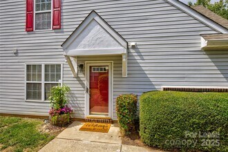 9014 Roseton Ln in Charlotte, NC - Foto de edificio - Building Photo