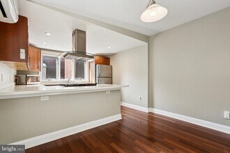 2320 Lombard St in Philadelphia, PA - Building Photo - Building Photo