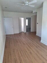 1220 Louisiana St, Unit Apt. 1 in Lawrence, KS - Building Photo - Building Photo