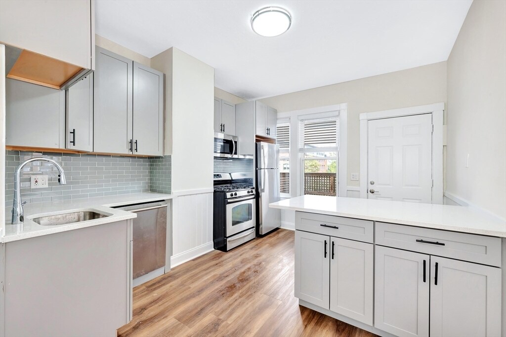 16 O St, Unit 3 in Boston, MA - Foto de edificio