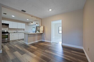 14110 Van Buren St in Miami, FL - Building Photo - Building Photo