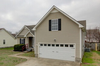 3696 S Naples Ct in Clarksville, TN - Building Photo - Building Photo