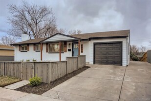 4090 W Wagon Trail Dr in Littleton, CO - Building Photo